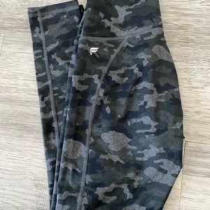 Fabletics Define High-Waisted 7/8 Legging - Charcoal Camo